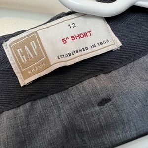 Gap Women’s 5” shorts navy